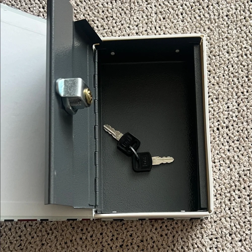 Vintage-Inspired Union Jack Book Safe with keys - Red, Navy, Cream
